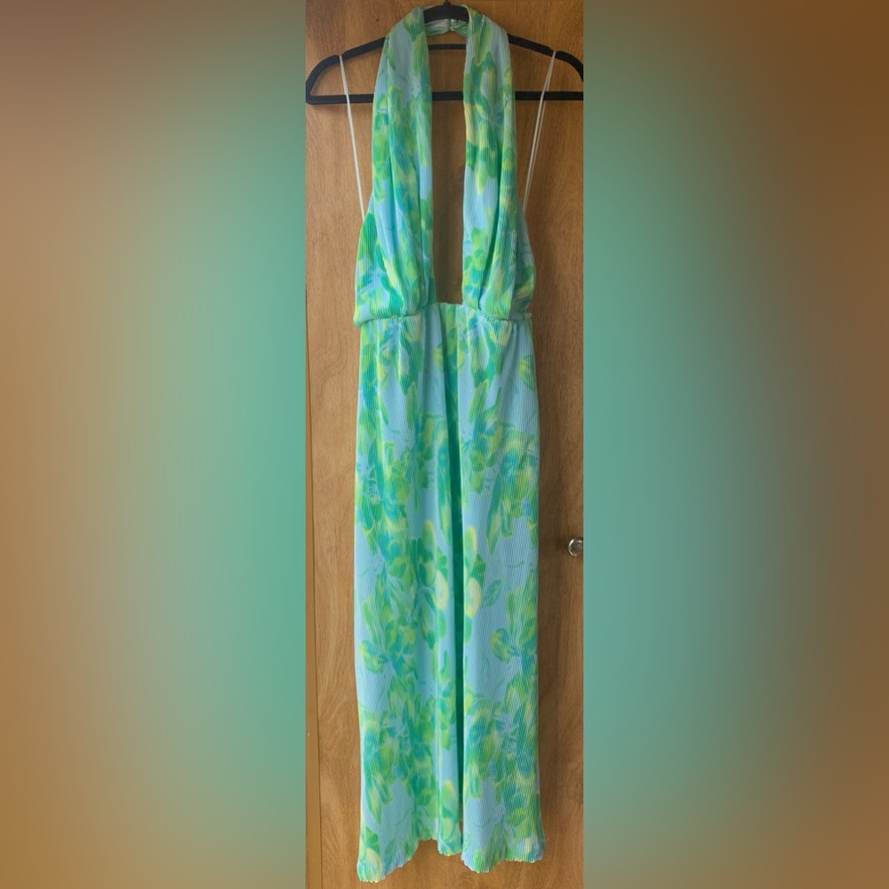 👉 FREEFORM Third Form Plunging Neckline Green & Blue Formal Dress